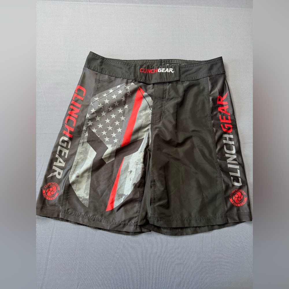 Clinch Gear MMA  Jiu Jitsu Black Spartan USA Flag  Shorts Men's 32 Fraying #884